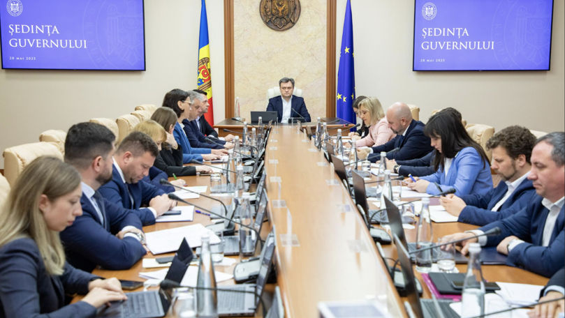 Mai multe parcări subterane și spații verzi în curțile blocurilor
