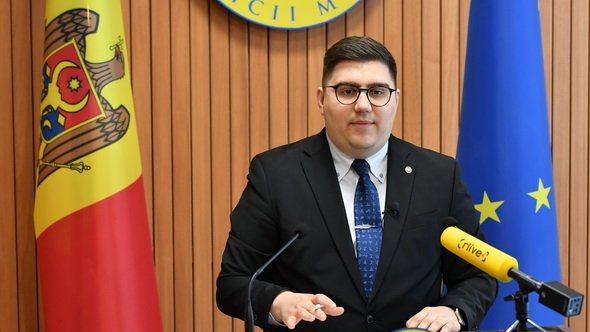 Vodă: Legea țării noastre interzice vânzarea terenurilor agricole către străini