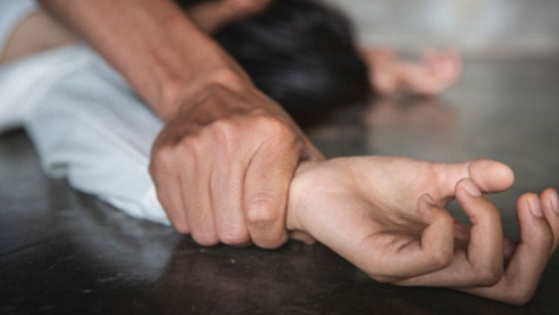 O femeie din Ialoveni, violată în drum spre casă. Bărbatul, condamnat la închisoare