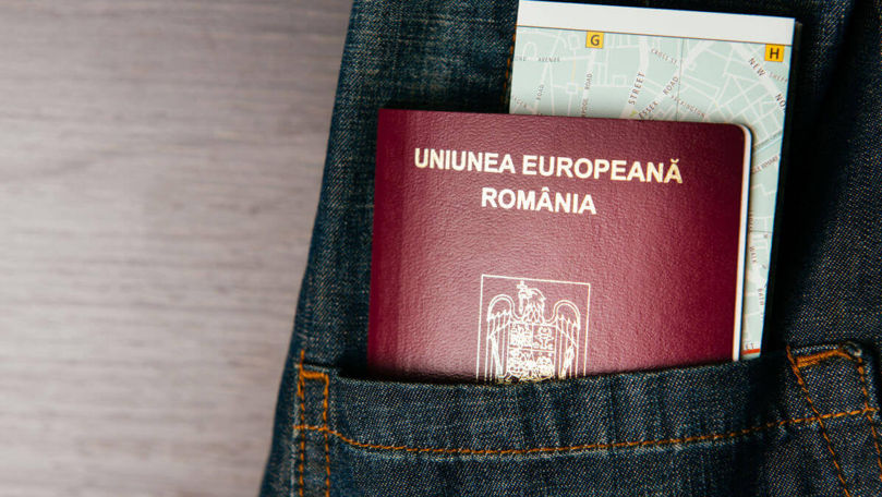 Ce pedeapsă riscă românii care și-au tăiat buletinele și pașapoartele după alegeri
