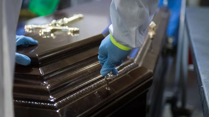 SUA: Un bărbat mort, pus în sicriul greșit. Reacția firmei de pompe funebre