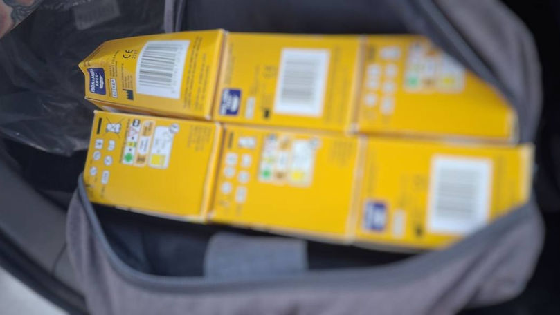 Dispozitive medicale nedeclarate, găsite în mașina unui tânăr, la vamă