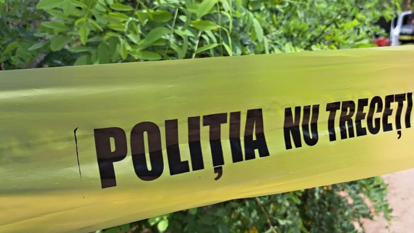 Cadavru cu semne de violență, găsit într-un tufiș de trandafiri