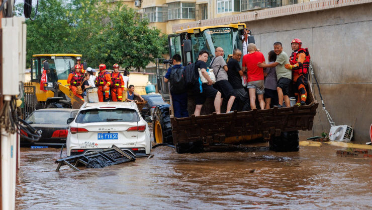 Ploi torențiale în China: 30 de morți și peste 80.000 persoane, evacuate