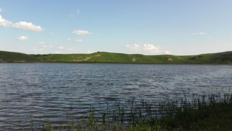 Copilul căutat ieri de salvatori într-un iaz din Călărași, găsit în viață
