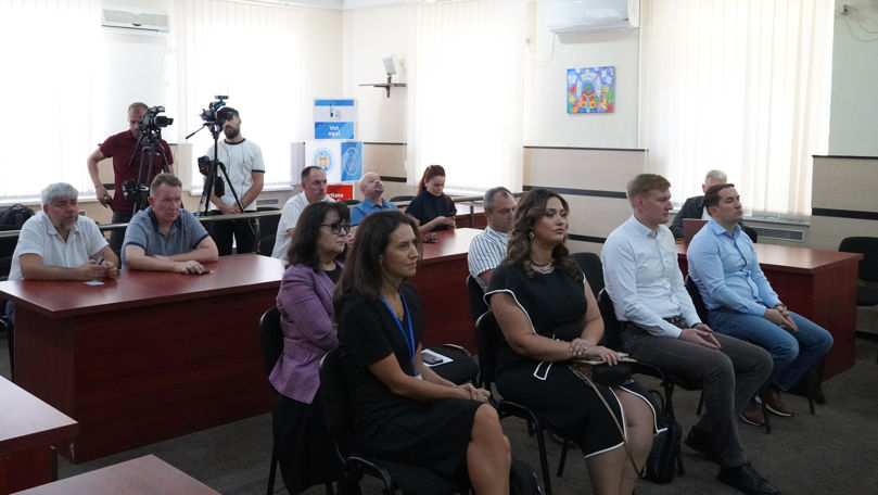 Concurenții electorali și presa au semnat Codul de conduită în campanie
