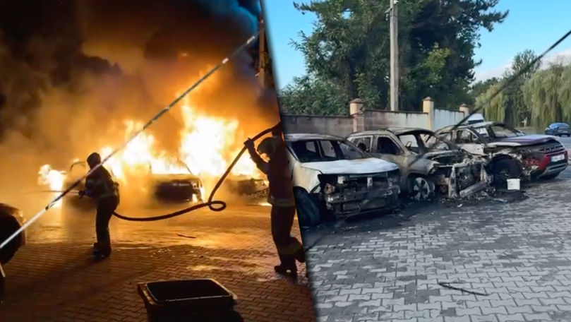 Momentul în care cinci mașini iau foc. Ce spune Poliția