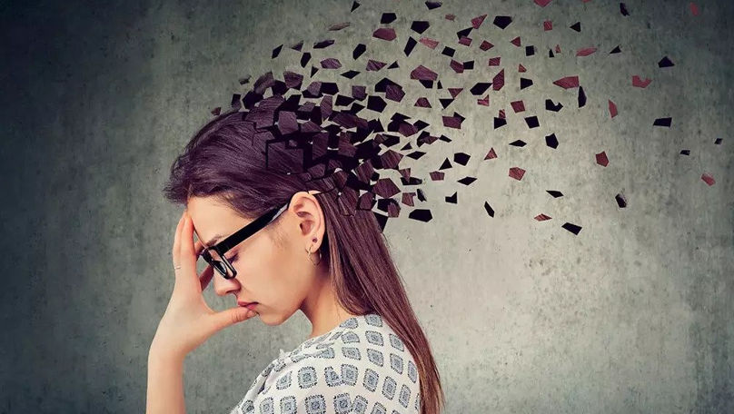 De ce uită tinerii? Cauzele și soluțiile, explicate de un neurolog
