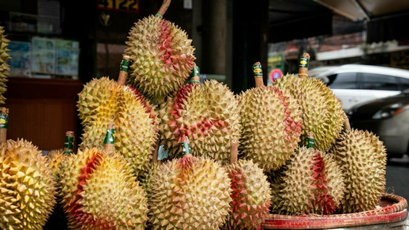 Durian: Fructul exotic cu miros înțepător și gust surprinzător