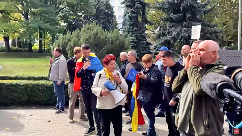 Contraprotest la Parlament: Hoții, plecați acasă