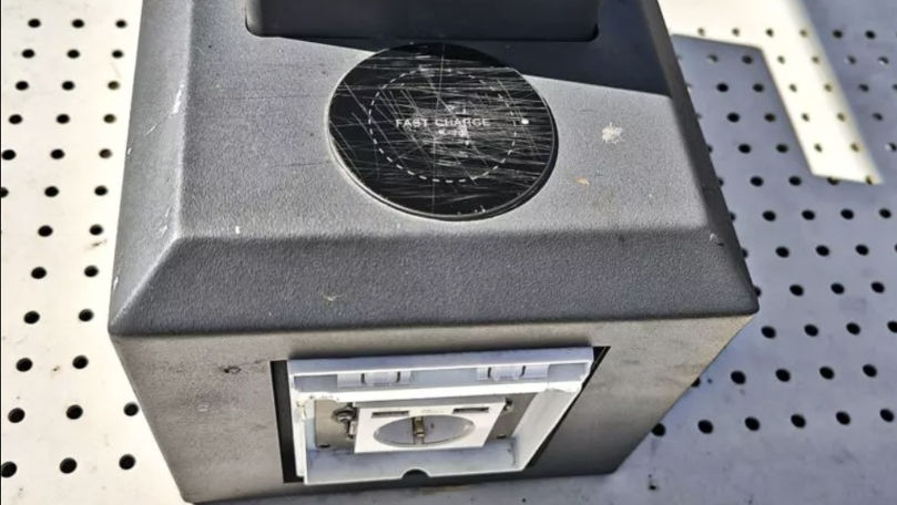 Masa solară din Biruința, vandalizată: Făptașii, surprinși de camere