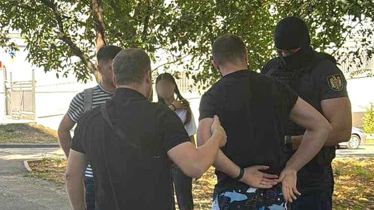 Finanțare ilegală a partidelor: 60 de percheziții în țară și 15 reținuți