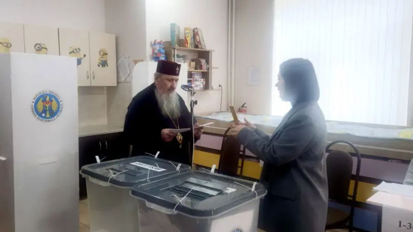 Mitropolitul Basarabiei a votat: Este un moment de mare răspundere