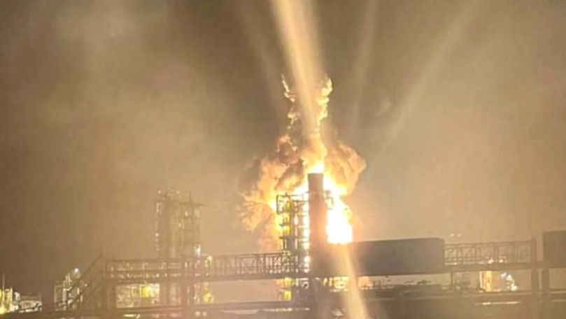 Incendiu la o rafinărie din Leningrad în urma unui atac cu drone