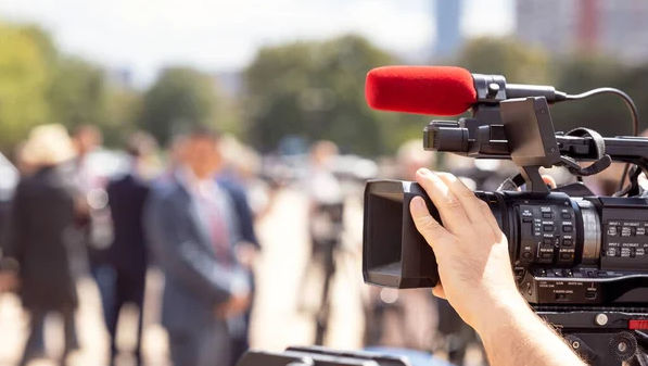 Bani publici pentru presa controversată: Cine sunt beneficiarii