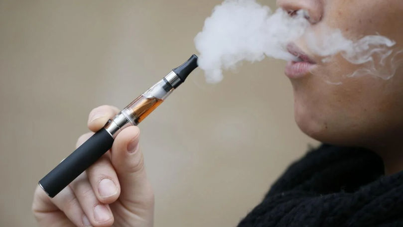 Pericolele ascunse ale țigărilor electronice: Un medic pneumolog explică riscurile