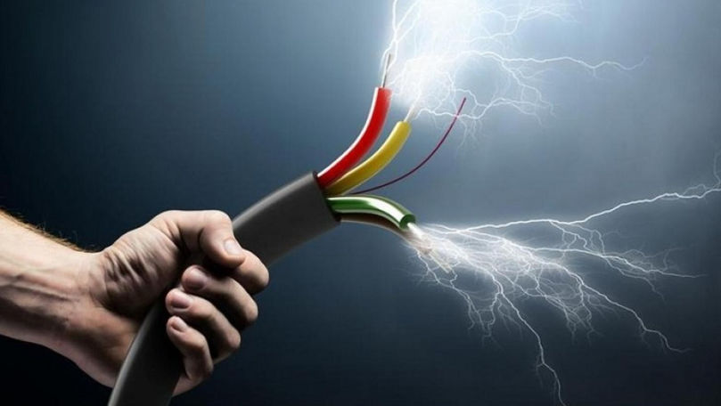 Două persoane au murit electrocutate în urma unor lucrări neautorizate