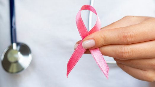 Sute de femei, diagnosticate cu cancer mamar în 2025: Ce spun medicii