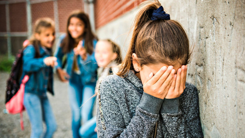 Chișinău: O elevă cu autism, bătută la școală. Mama fetei cere dreptate