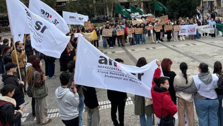 Proteste la București: Studenții cer burse mai mari și transport gratuit