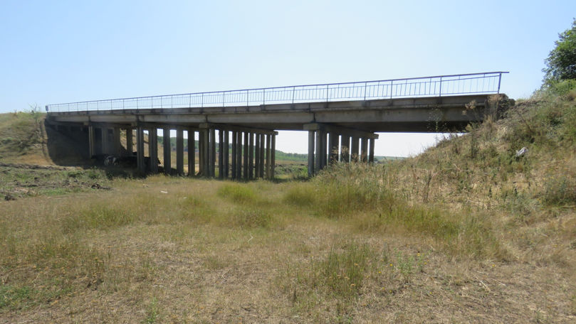Vești bune pentru locuitorii din Răuțel: Va fi construit un pod nou