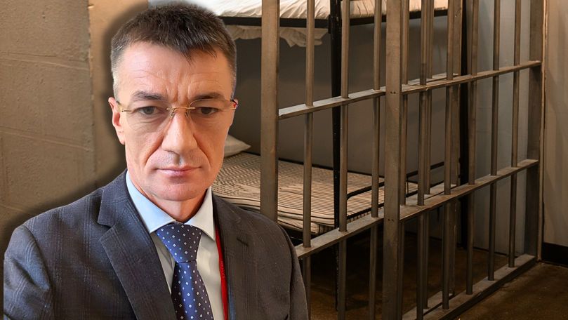 Ex-ofițerul SIS reținut în România a primit încă 30 de zile de arest
