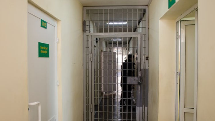 Funcționarul public, acuzat în dosarul instruirilor în Serbia, plasat în arest
