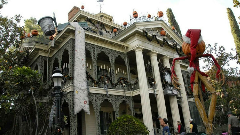 Tragedie la Disneyland: O femeie a murit când a vizitat conacul bântuit