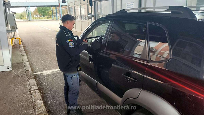 Un moldovean, prins la vamă cu număr de înmatriculare fals