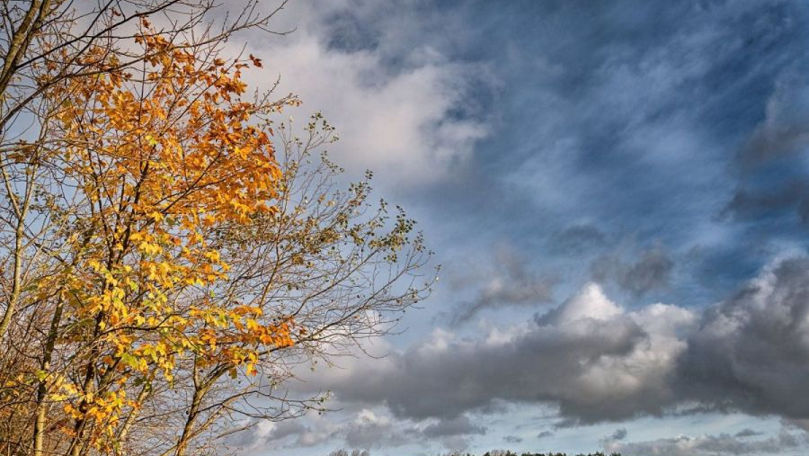 Cer noros și vreme friguroasă. Prognoza meteo pentru mâine