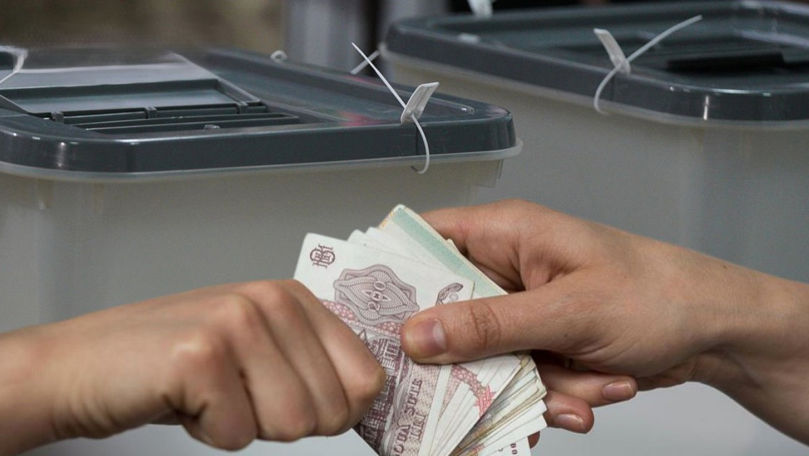 Două femei, amendate cu 40.000 de lei pentru corupere electorală