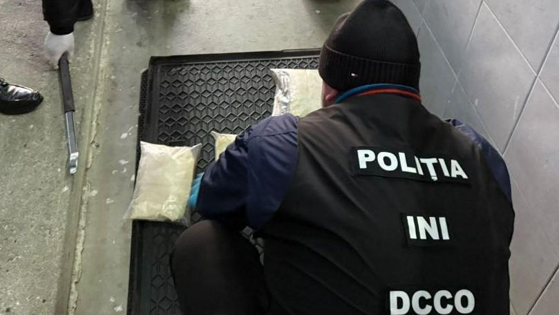 Doi bărbați, reținuți în flagrant cu două kg de PVP la intrarea în țară