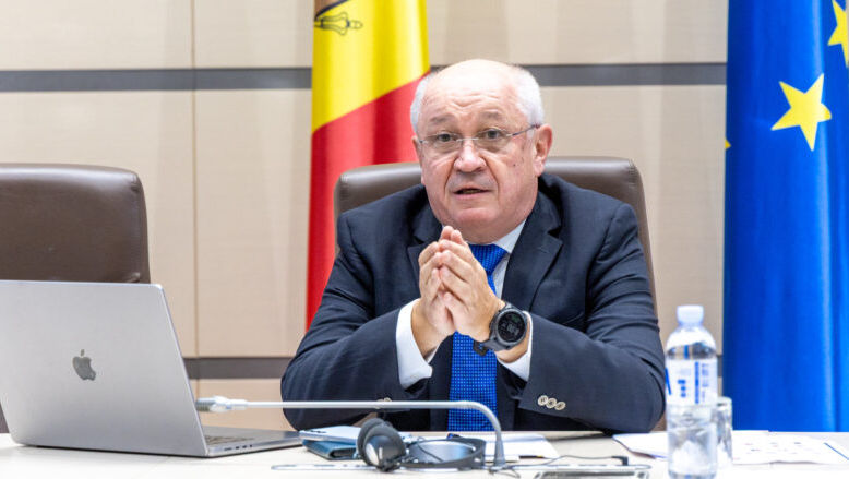 Alexandru Munteanu și-a început discursul în Parlament