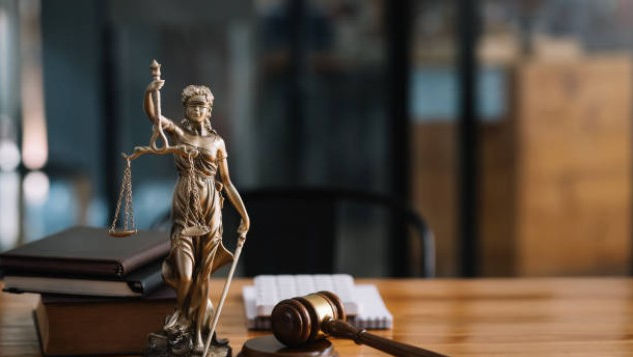 Bărbatul care a cerut mită de 60.000 de euro, pe banca acuzaților