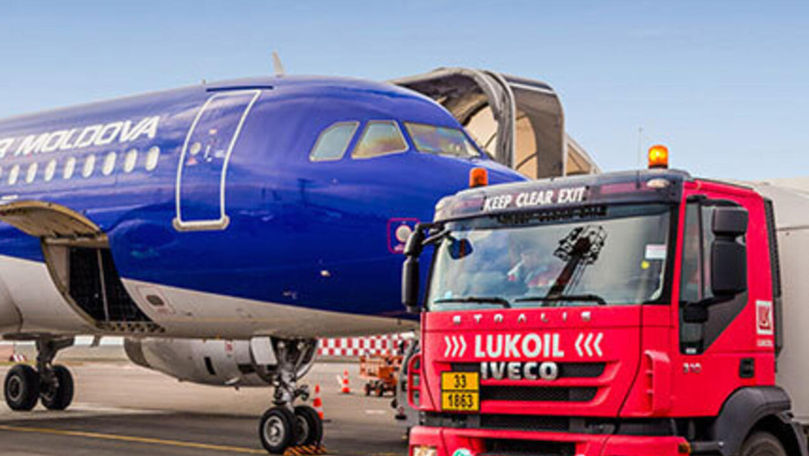 Guvernul dă ultimatum Lukoil Moldova: 10 zile pentru a vinde activele de la Aeroport