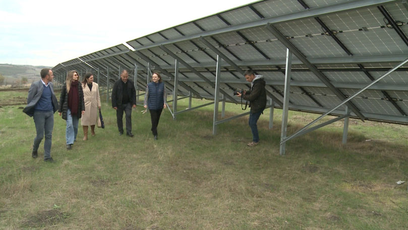 Parc fotovoltaic și iluminat public: UE investește în energie verde la Mereni