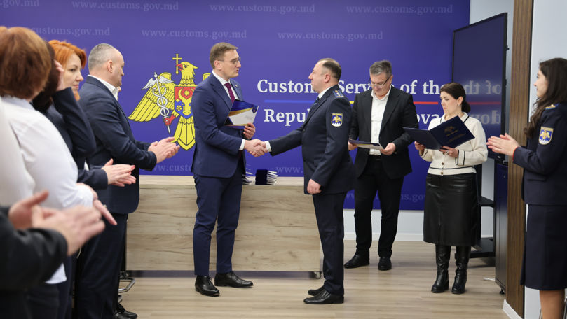 Mai mulți funcționari vamali, distinși cu diplome și medalii în ajun de Revelion