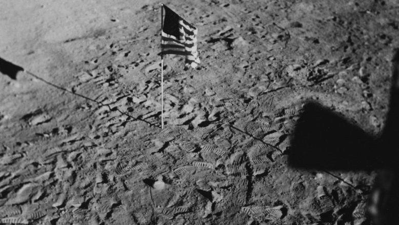 Trump a semnat ordinul: SUA trebuie să trimită din nou oameni pe Lună până în 2028