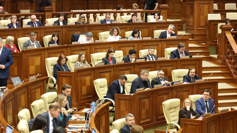 Cota zero la profit reinvestit și mărirea pragului TVA, aprobate în Parlament