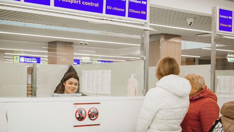 Opt documente de călătorie falsificate, depistate la frontieră într-o săptămână