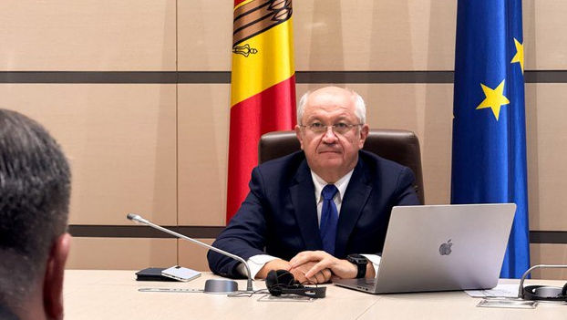 Premierul: Echipele lucrează continuu pentru restabilirea energiei electrice în țară