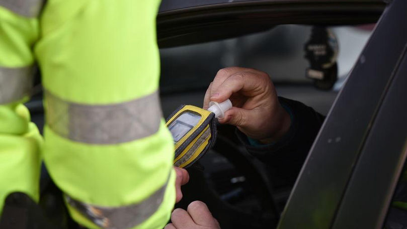 Doi bărbați, trimiși după gratii după ce au condus beți și fără permis