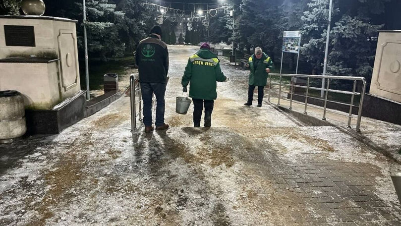 Intervenții nonstop în Chișinău: Transport public circulă fără blocaje