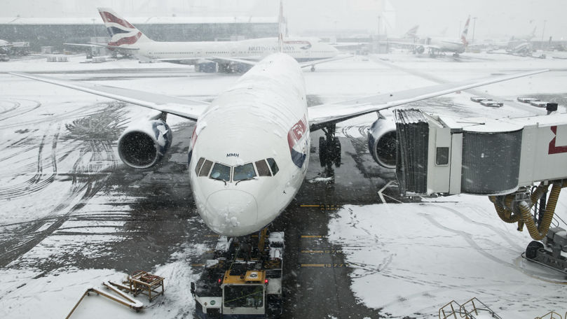 Zăpada abundentă perturbă transporturile în Franţa, Marea Britanie şi Olanda