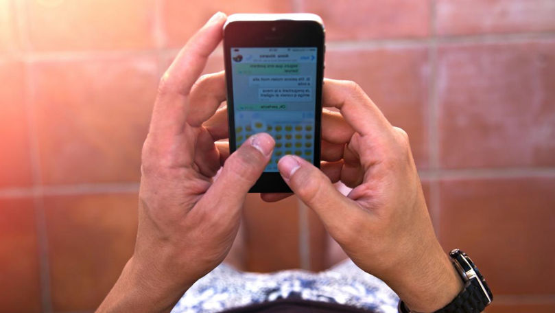 Escrocherie pe WhatsApp. Un deținut a înșelat un bărbat cu peste 10.000 de lei
