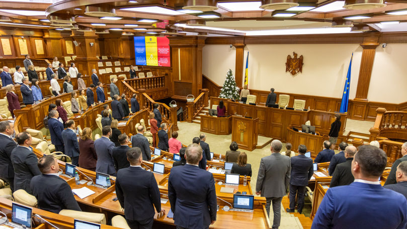 Cei mai mulți deputați din Parlamentul legislaturii a XII-a sunt juriști și economiști