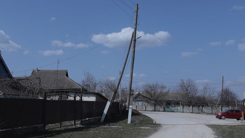 Revolte la Săiți: Oamenii se plâng de piloni electrici avariați și lipsa iluminatului