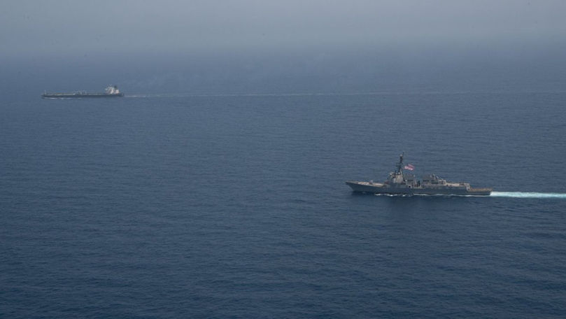 O navă comercială, interceptată de Marina SUA în Marea Arabiei
