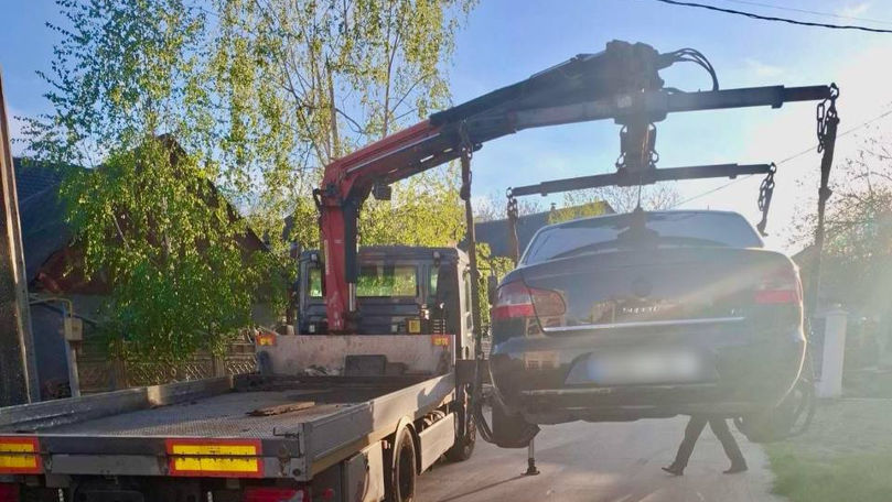 Un minor de 16 ani, prins la volan după ce a luat mașina fără acordul părinților