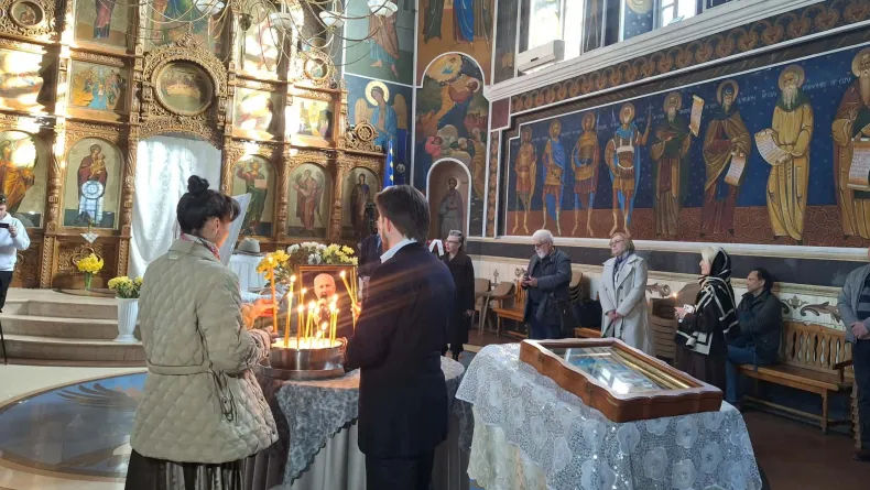 Corpul neînsuflețit al maestrului Gheorghe Urschi, depus la Biserica Sfânta Teodora de la Sihla